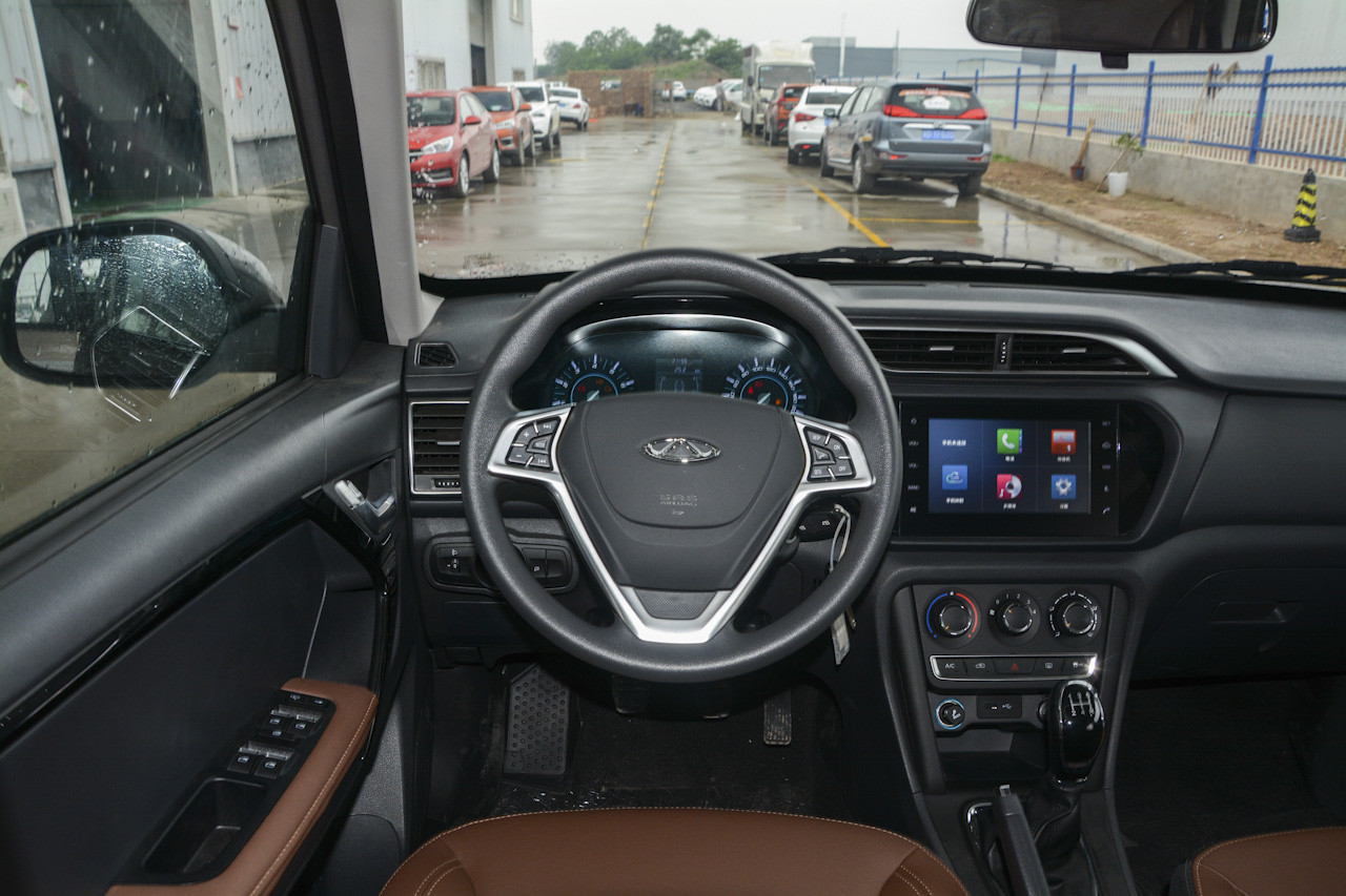 2018款瑞虎3 1.6L手动百万全球版