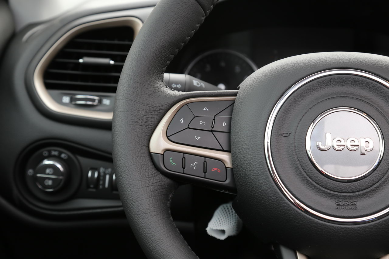 2017款自由侠2.0L自动四驱越能敞篷版