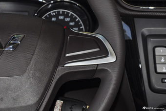 2015款五菱宏光S1 1.5L手动舒适型 白