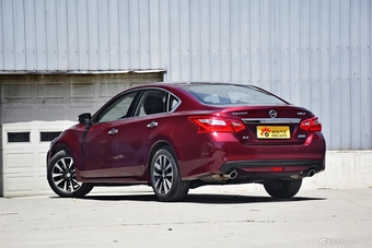 2016款天籁2.5L自动 XL-UpperNAVI Tech智尊版