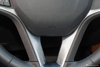 2018款众泰T300 1.5L自动尊贵型