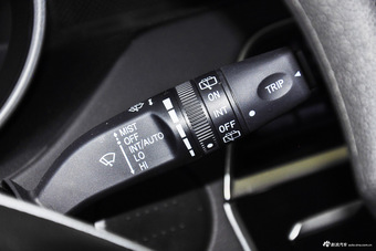 2015款猎豹CS10 2.0T手动新锐版  雅典白