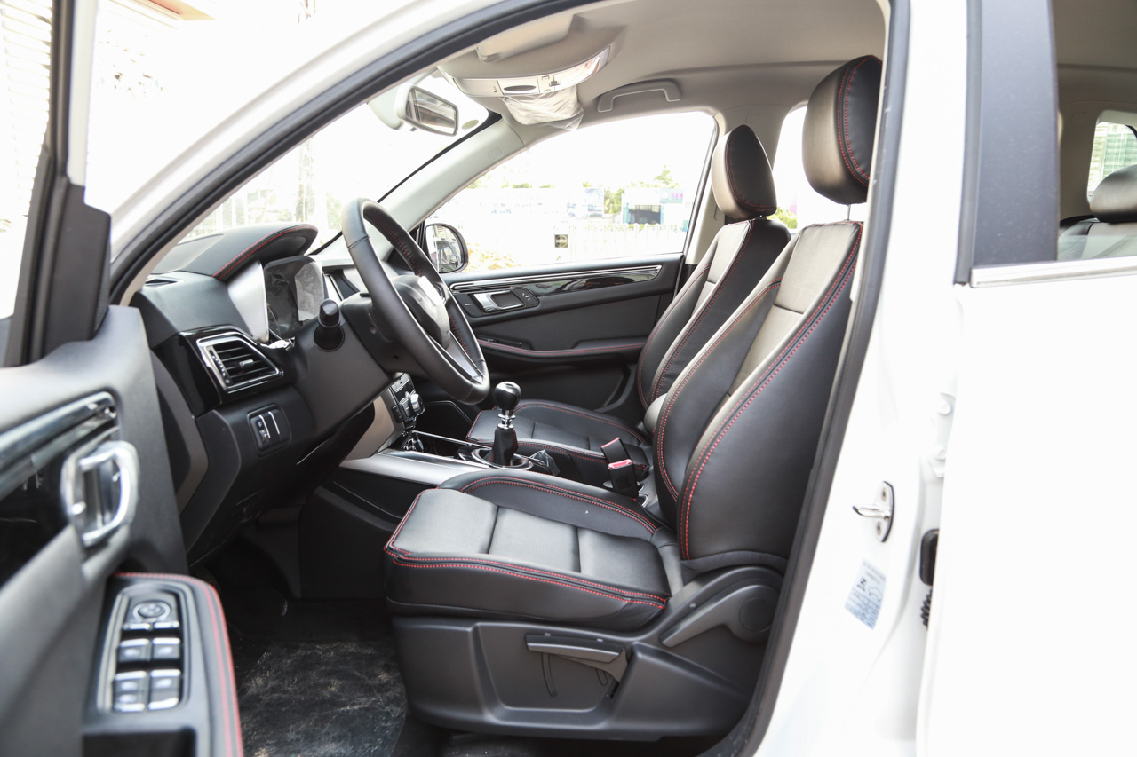 2016款大迈X5 1.5T手动豪华7座型 国五 萨丁白