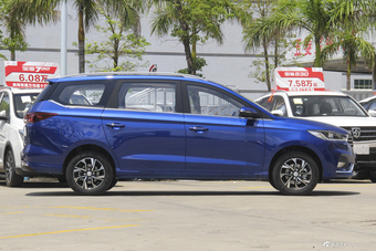 2018款宝骏360 1.5L自动豪华型