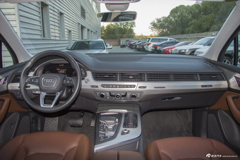 2016款奥迪Q7 2.0T自动40TFSI S-Line运动型图片