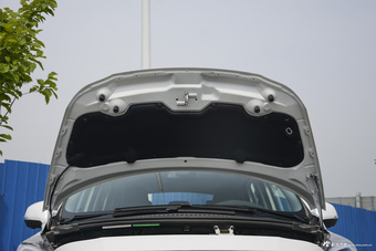 2016款标致3008 1.6THP自动至尚版 