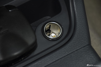 2015款利亚纳A6 1.4L手动三厢梦想型