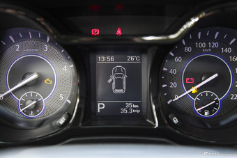 2017款驭胜S350 2.0T自动两驱柴油超豪华版7座 