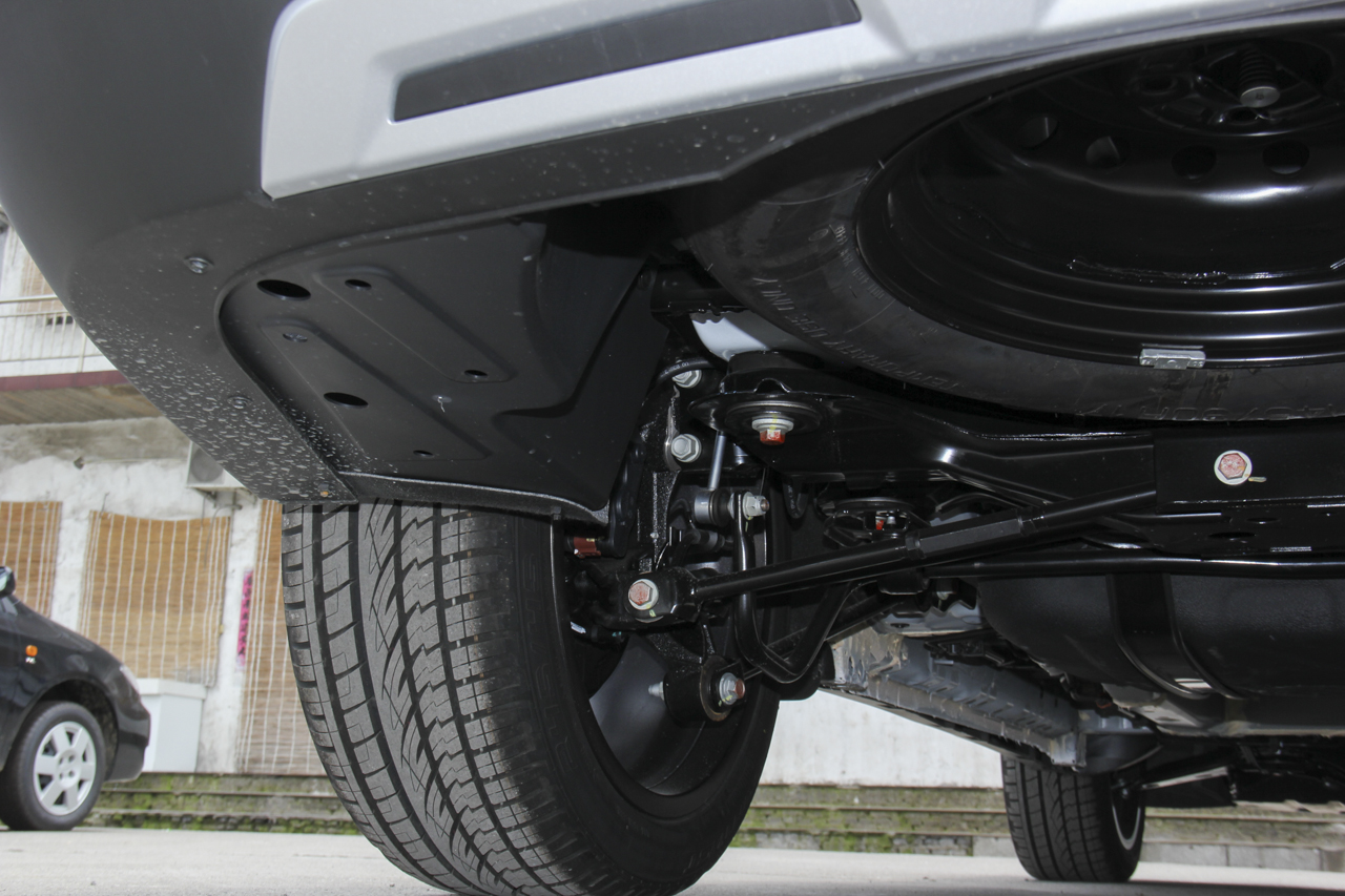 2018款比亚迪唐2.0T自动智联尊贵型7座