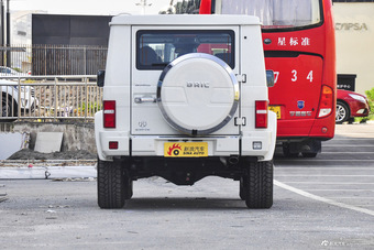 2016年北京BJ80 2.3T自动尊贵版