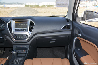 2016款名爵锐行1.5L手动超值豪华版