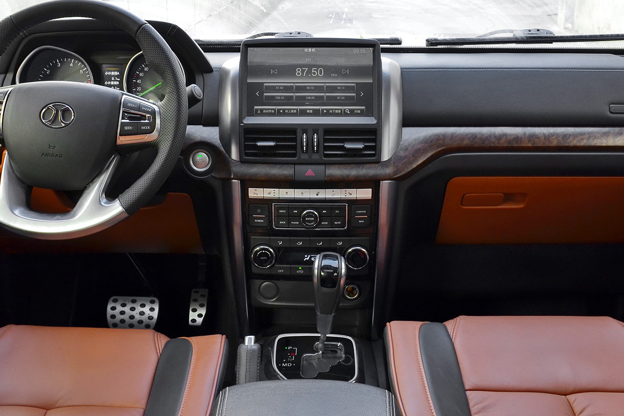 2017款北京BJ80 2.3T捍卫者