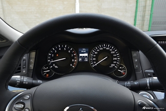 2019款英菲尼迪Q70L 2.0T自动悦享版