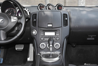 [实拍]极具侵略性 十足的战神之子 日产370Z