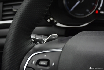 2017款传祺GS7 320T 2.0T两驱豪华智联型