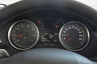 2015款东风标致408 1.2T自动豪华版