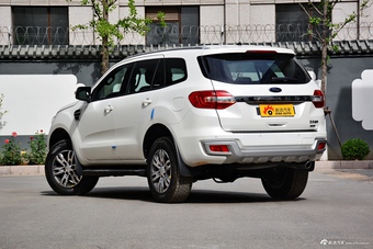 2017款撼路者2.0T自动四驱豪华版汽油5座