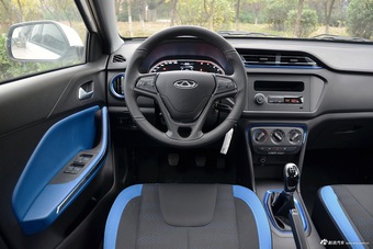 2017款瑞虎3X 1.5L手动版I 白色