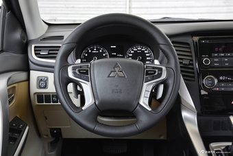 2016款帕杰罗·劲畅3.0L标准版