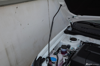 2017款吉利帝豪1.5L手动三厢百万款向上版