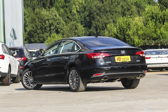 2016款众泰Z700 1.8T自动DCT典雅型