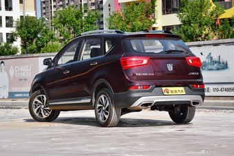 2017款宝骏560 1.5T DCT旗舰型7座