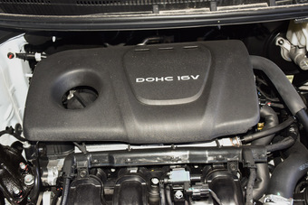 2016款起亚K3 1.6L自动GL 透明白