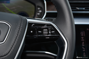 2018款奥迪A8L 3.0T自动55 TFSI quattro豪华型