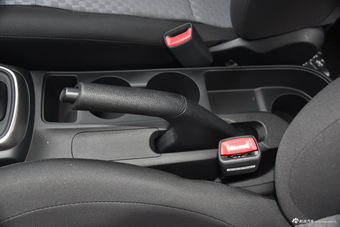 2017款起亚K2 1.4L自动GLS三厢