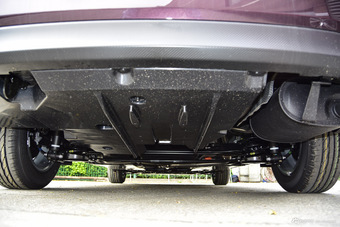 2016款雷凌双擎1.8L自动精英天窗版