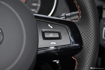 2016款北京BJ40 2.0T手动两驱尊贵版