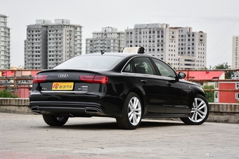 2018款奥迪A6L 3.0T自动30周年年型 50 TFSI quattro 尊享型