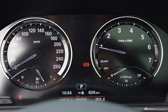 2018款宝马2系旅行车218i 1.5T自动尊享型运动套装