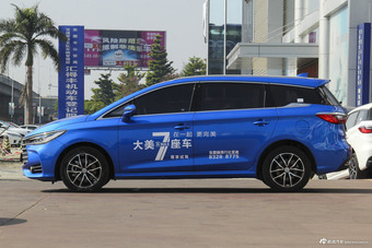 2017款比亚迪宋MAX 1.5T自动互联尊贵型