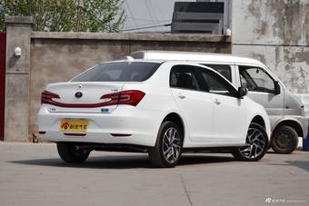 2018款比亚迪秦EV450 智联尊尚型