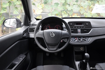 2016款宝骏310 1.2L手动超值型