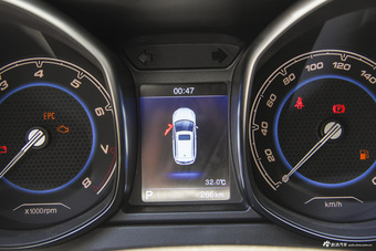 2016款瑞虎5 2.0L自动家尊信赖版