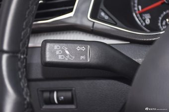 2016款帕萨特1.8T自动尊荣版330TSI