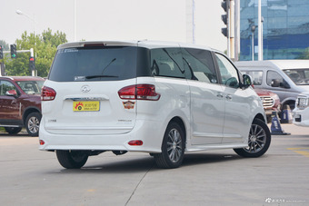 2018款上汽大通G10 PLUS 2.0T自动豪华行政版