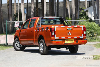 2016款黄海N1 2.3T手动柴油两驱超值版SD4AX604U