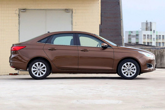 2017款福睿斯幸福版1.5L自动时尚型