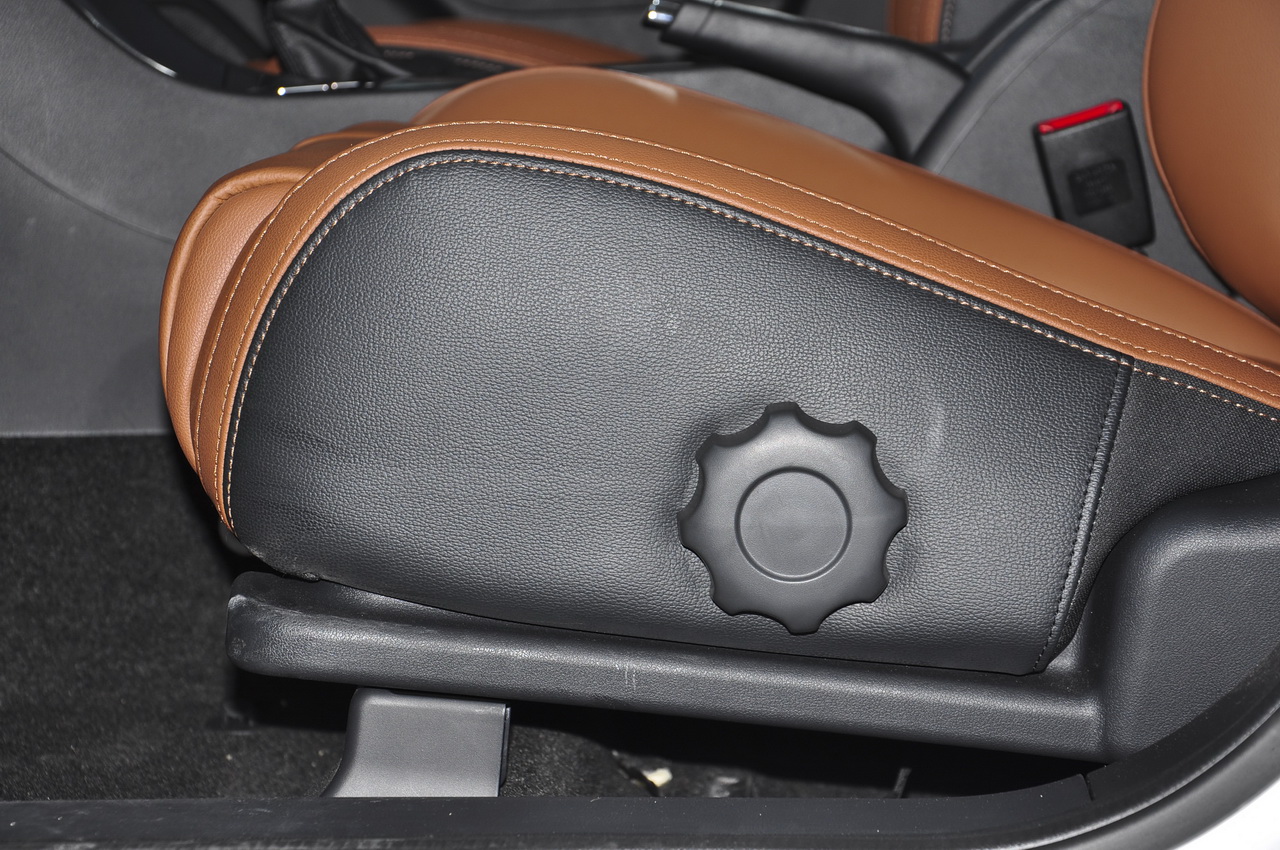 2016款名爵锐行1.5L自动超值豪华版