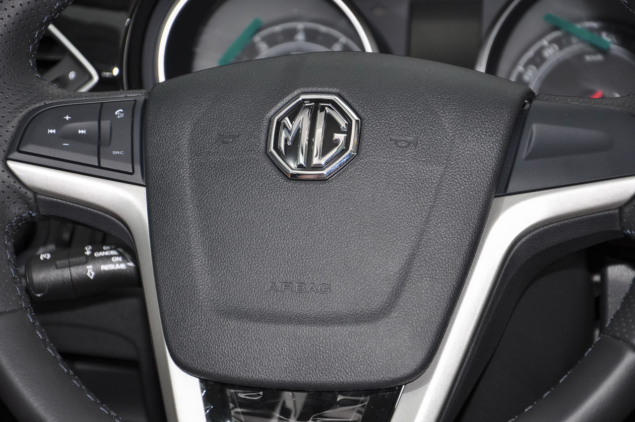 2016款锐腾 2.0T自动豪华版