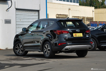 2017款全新胜达2.0L自动两驱智能型7座