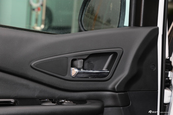 2018款风行F600L 2.0L手动舒适型