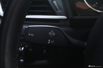 2016款宝马2系旅行车218i 1.5T自动运动设计套装 