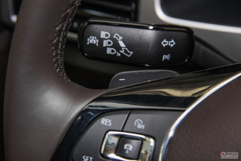 2017款途昂2.5T自动四驱至尊旗舰版530 V6