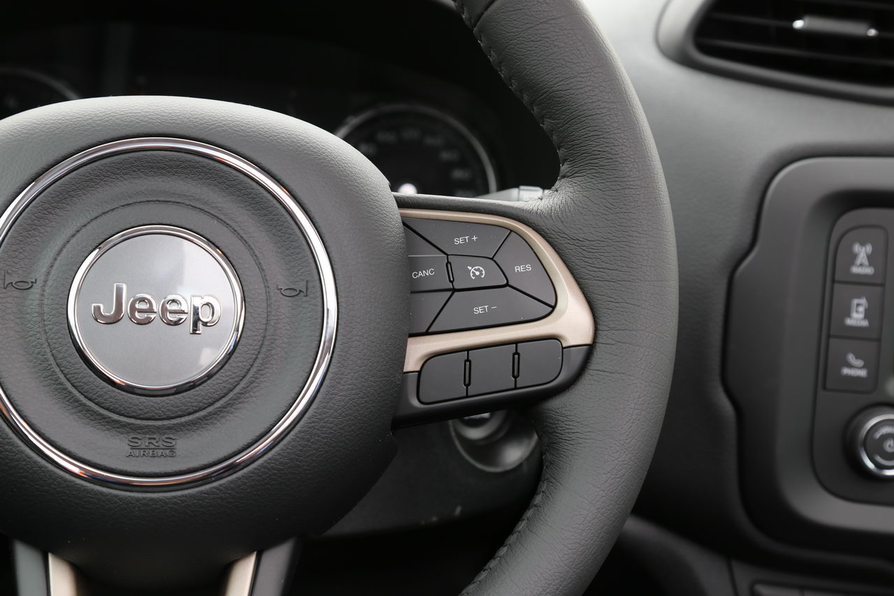 2017款自由侠2.0L自动四驱越能敞篷版