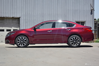 2016款天籁2.5L自动 XL-UpperNAVI Tech智尊版