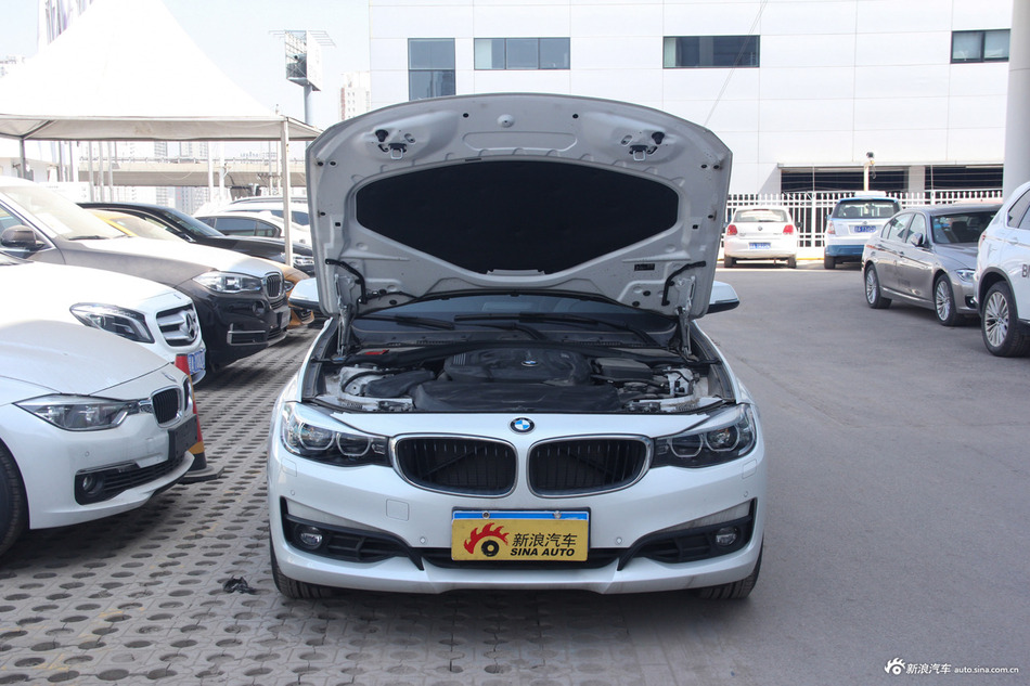 2017款宝马3系GT 2.0L自动320i时尚型